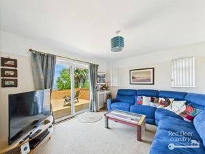 Sitting Room- click for photo gallery
